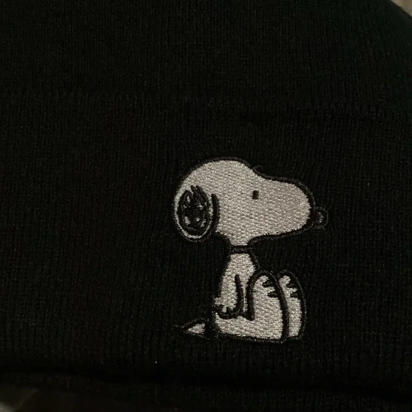 Peanuts Snoopy Unisex Beanie Hat Black Bioworld Onesize - Picture 2 of 4
